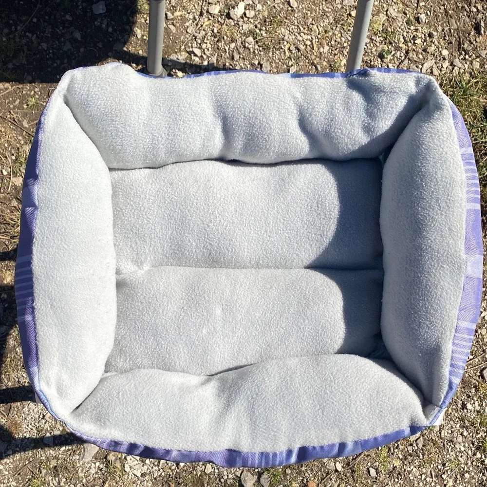 Vibrant Life Cozy Blue and Gray Sm Pet Bed Top 100% Polyester Bottom 100% Olefin